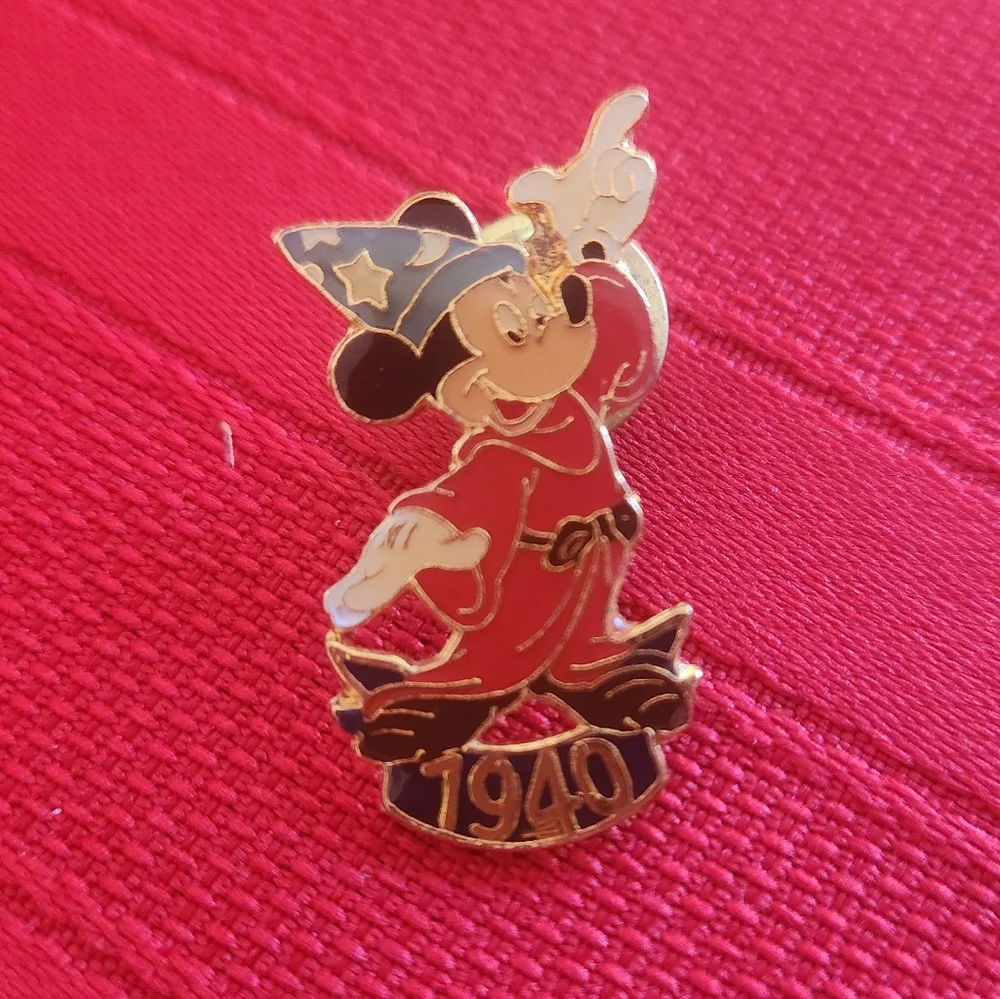 Disney Red and Gold Mickey Mouse Brooch - Picture 1 of 3